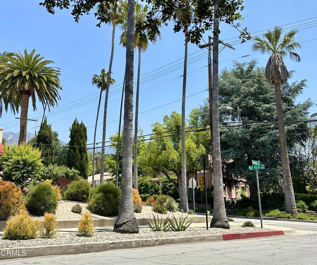 1107 E Howard St #1107 - Photo 4 of 14