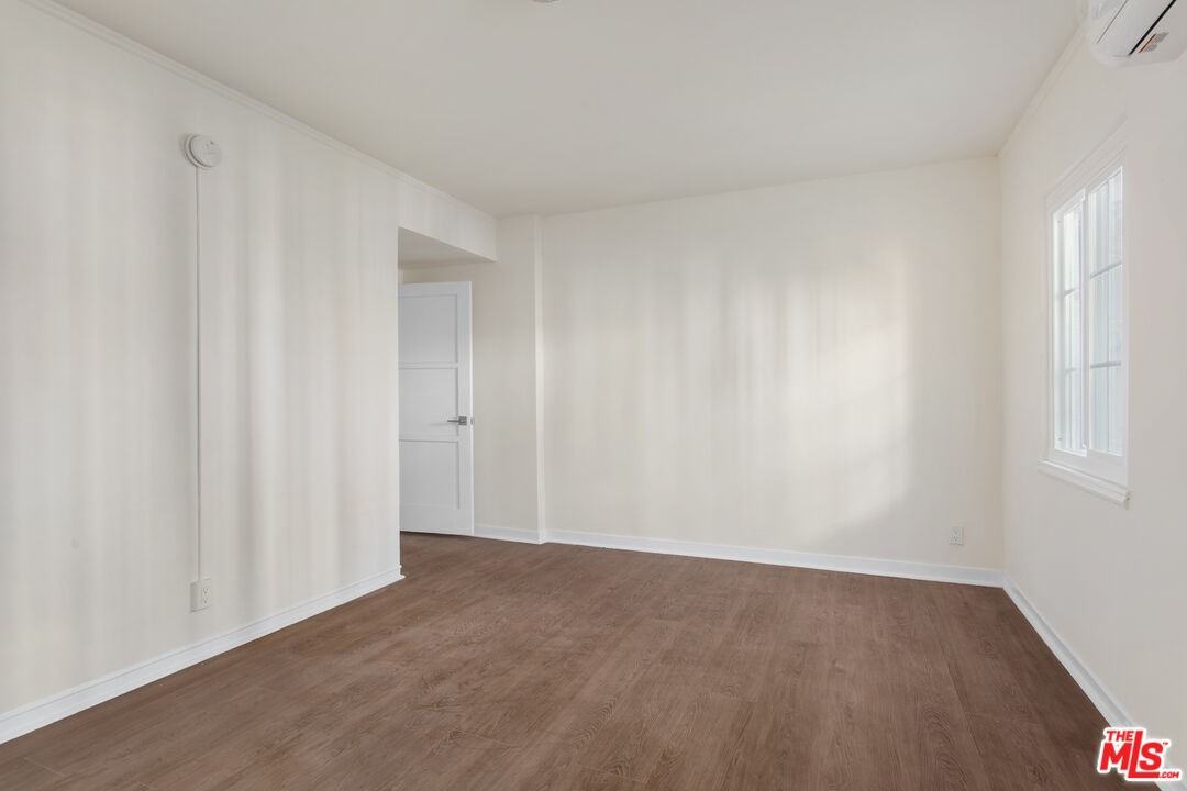 1154 S Cochran Ave #1154 - Photo 2 of 15