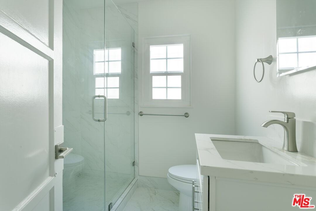 1154 S Cochran Ave #1154 - Photo 4 of 15