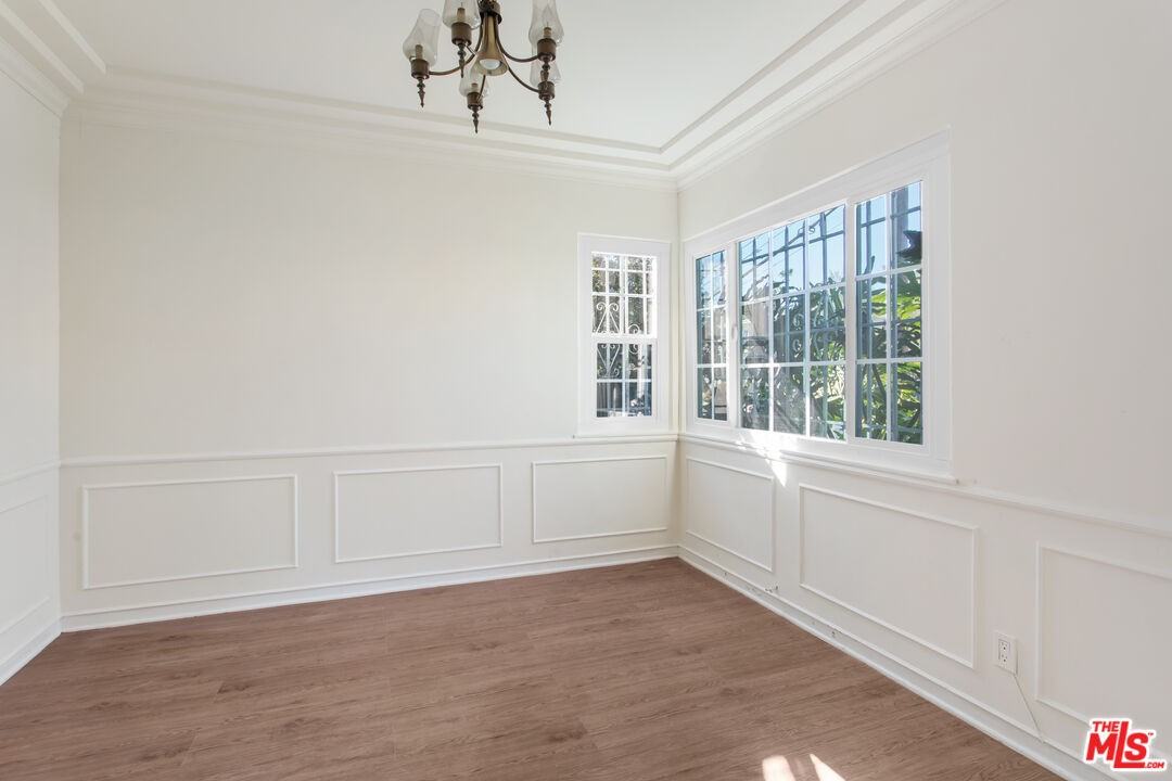 1154 S Cochran Ave #1154 - Photo 7 of 15