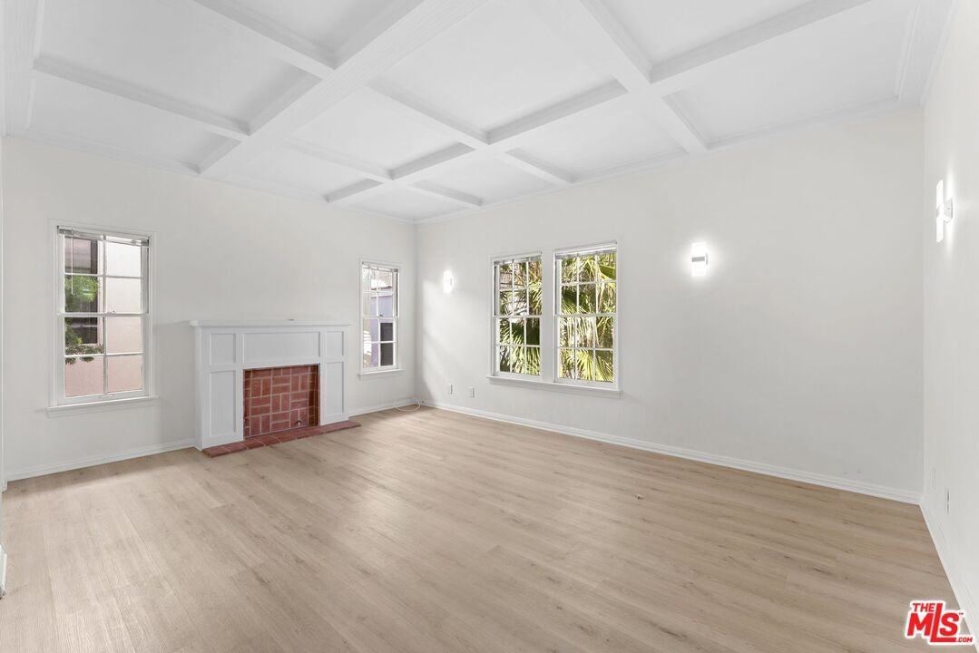 140 S Camden Dr #140-203 - Photo 4 of 24