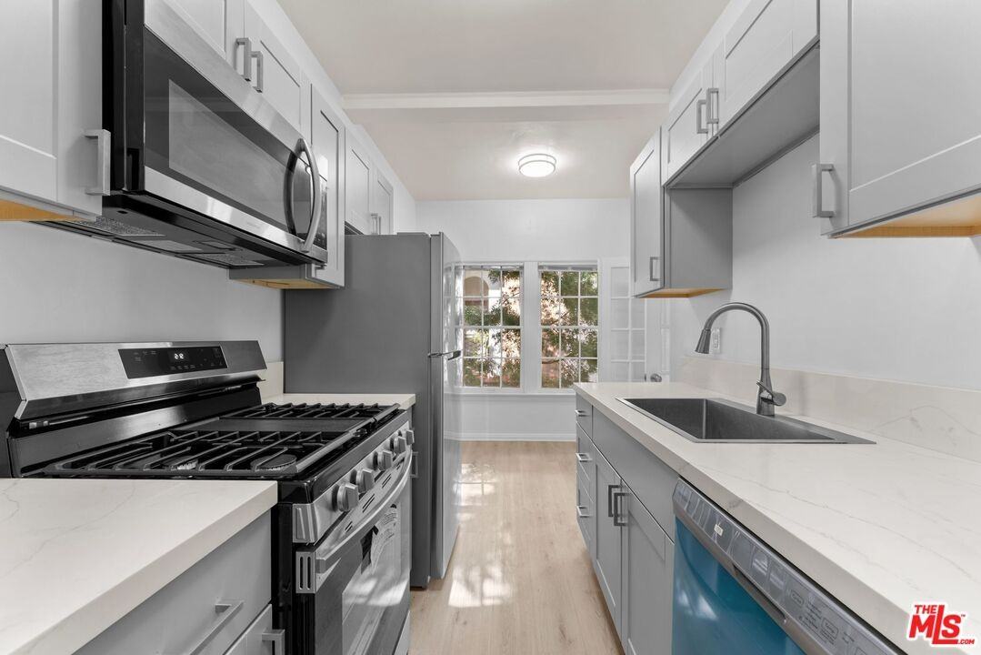 140 S Camden Dr #140-203 - Photo 6 of 24