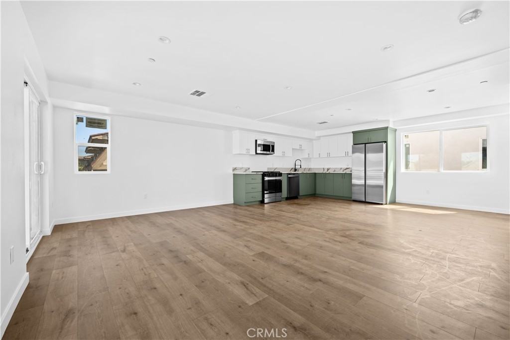 6830 Hazeltine Ave #6830-2 - Photo 6 of 22