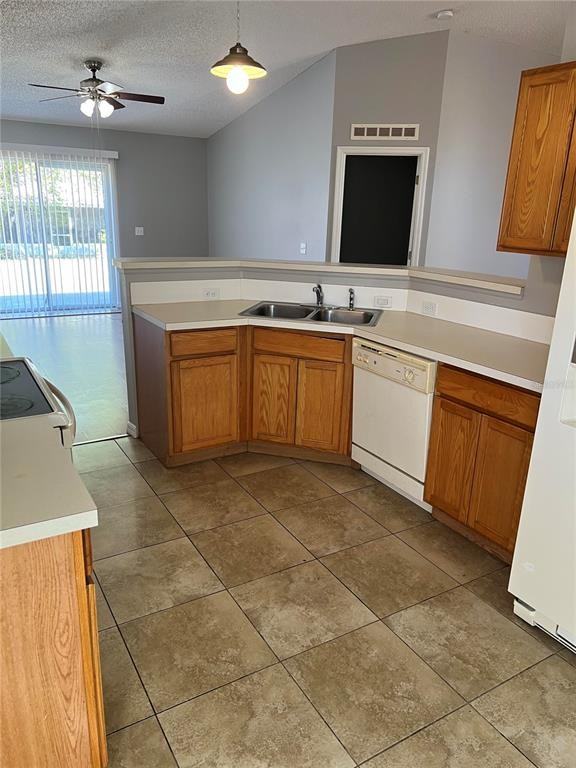 673 Lobelia Dr #673 - Photo 3 of 11