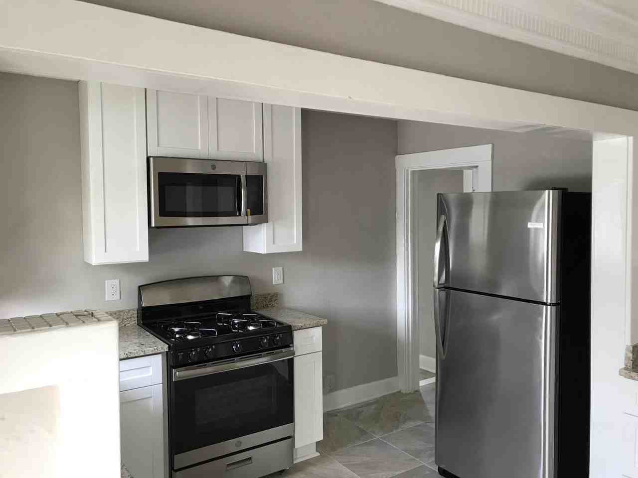 521 Kanuga Dr #521-2 - Photo 4 of 11