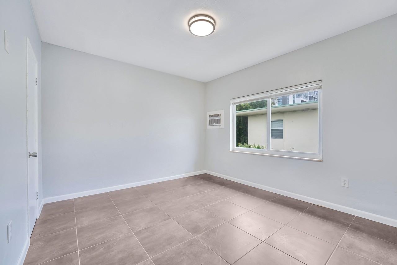 521 Ne 82nd Ter #521-9 - Photo 6 of 11