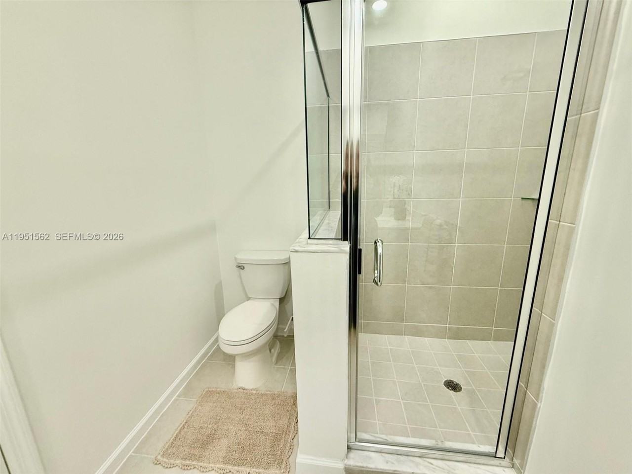 2767 Se 25th Ave #2767 - Photo 3 of 40