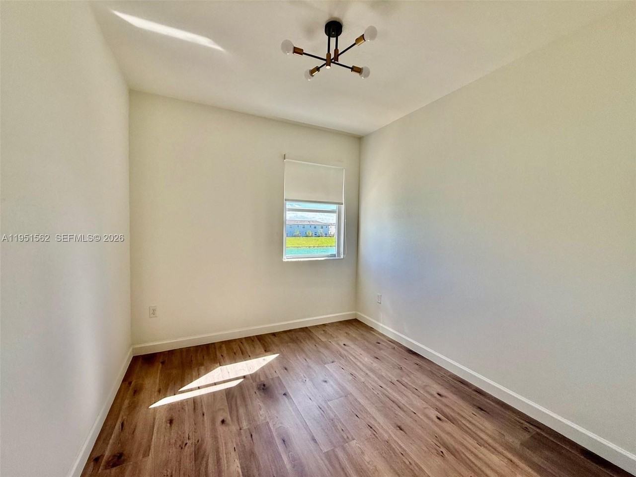 2767 Se 25th Ave #2767 - Photo 4 of 40