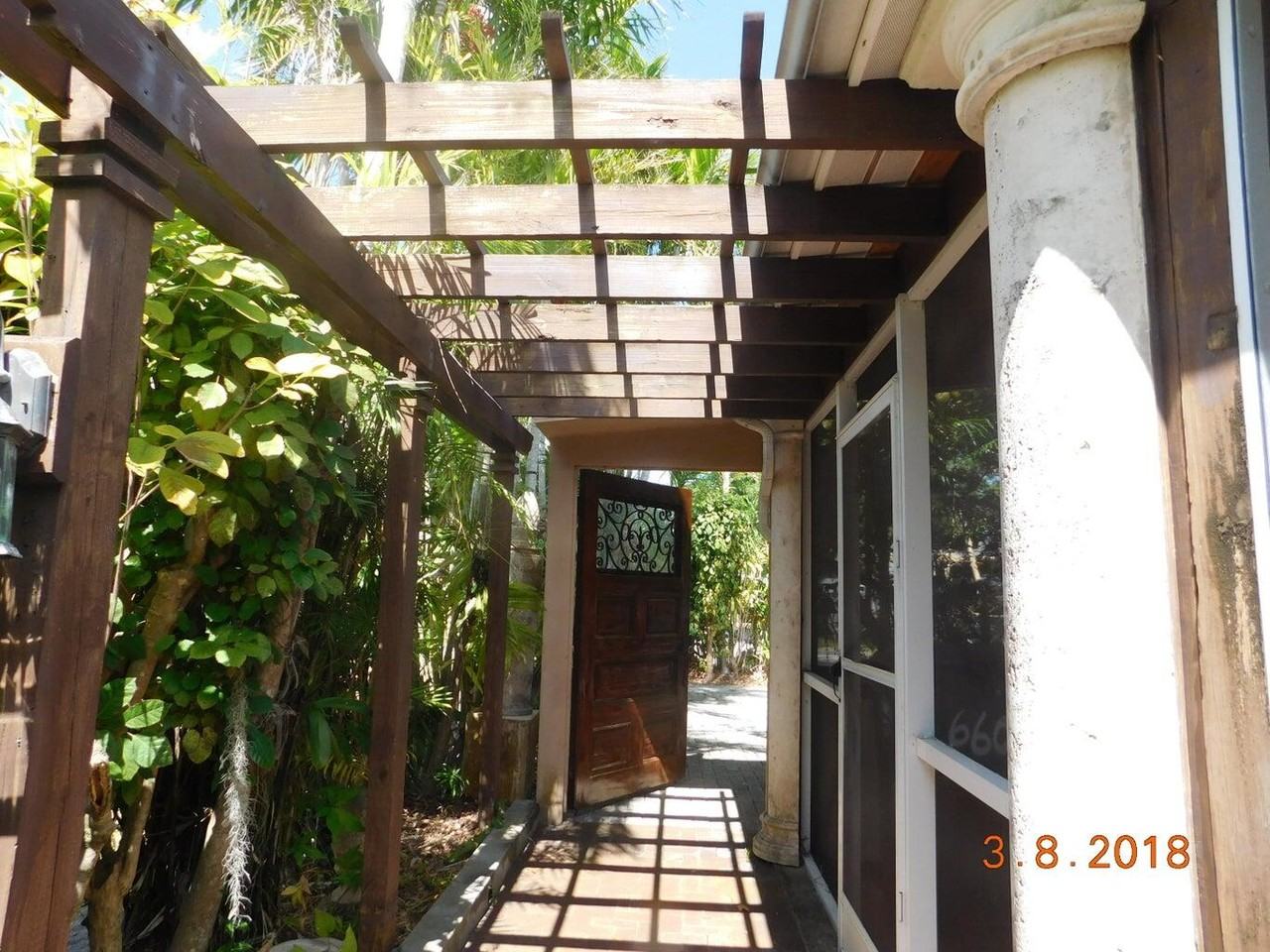 6608 Sw 65th St #6608 - Photo 4 of 25