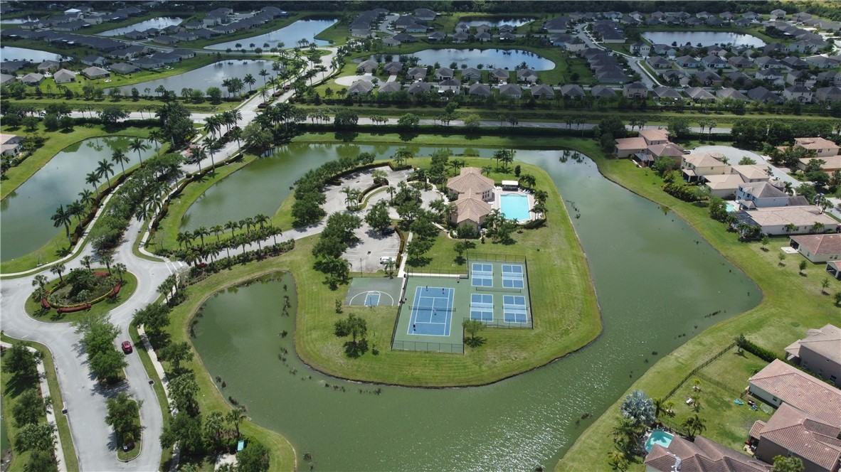 2725 Granville Mnr Sw #2725 - Photo 6 of 27