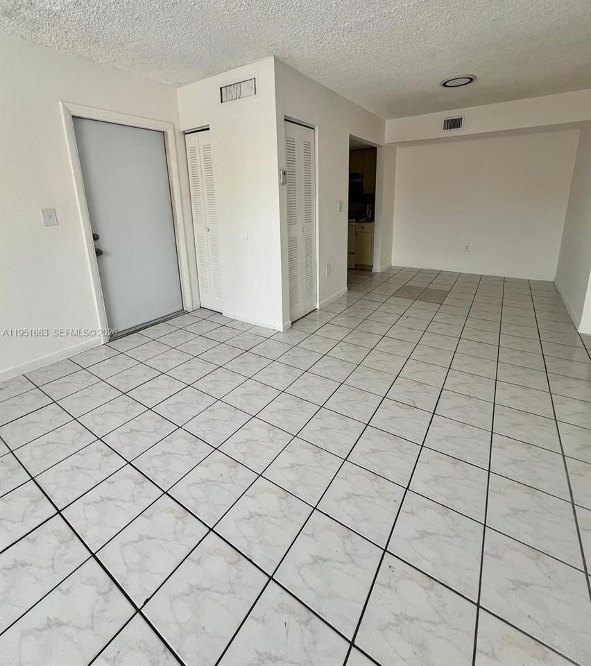 590 Nw 114th Ave #590-101 - Photo 3 of 44