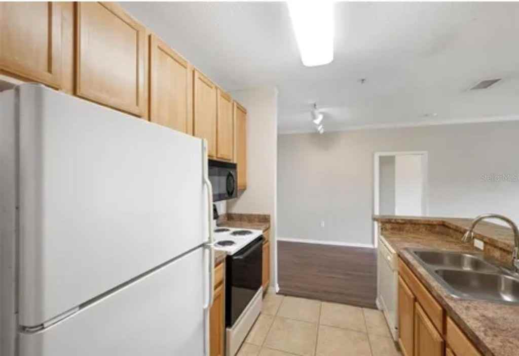 10209 Courtney Palms Blvd #10209-204 - Photo 4 of 23