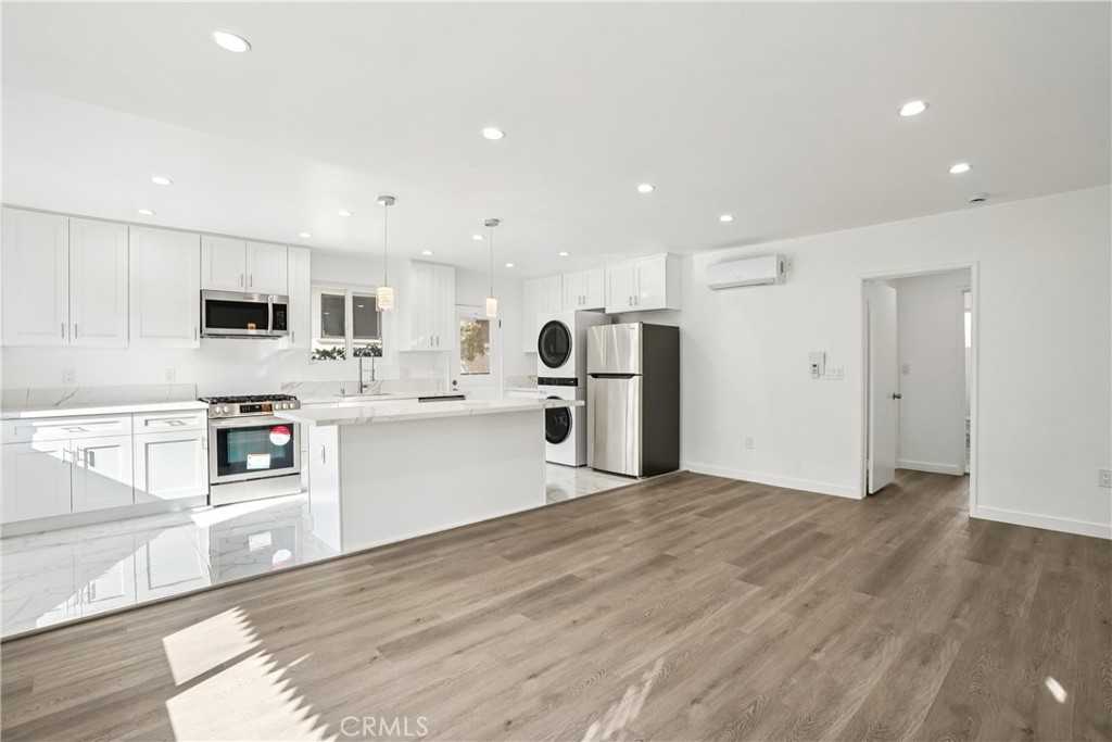 1474 N Allen Ave #1474 - Photo 2 of 16