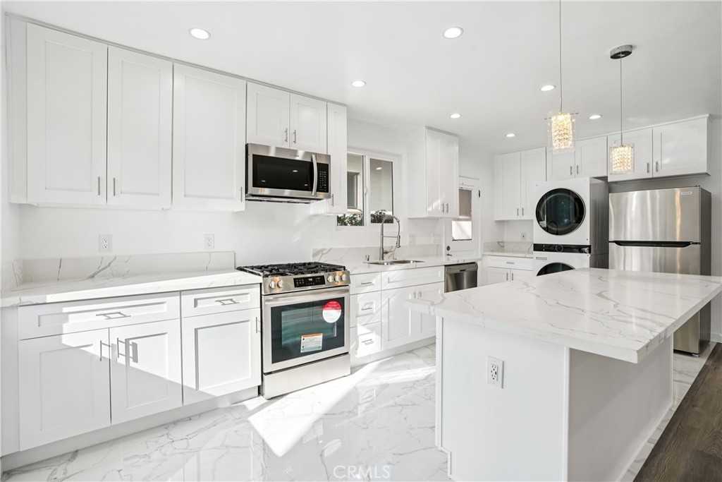 1474 N Allen Ave #1474 - Photo 7 of 16