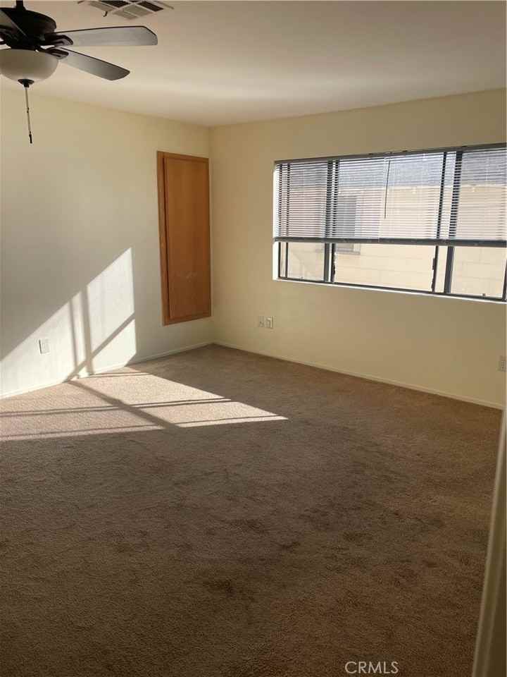 6008 Comstock Ave #6008E - Photo 3 of 7