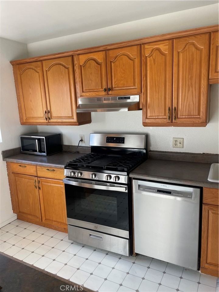 6008 Comstock Ave #6008E - Photo 7 of 7