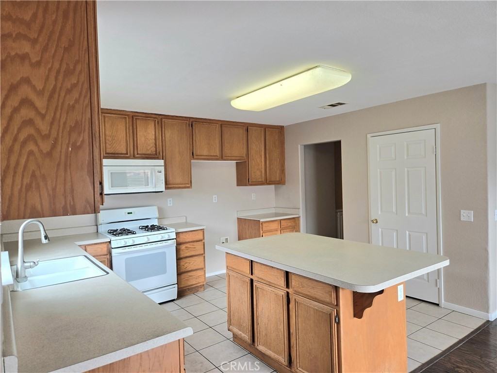 4175 Amber Ridge Ln #4175 - Photo 5 of 28