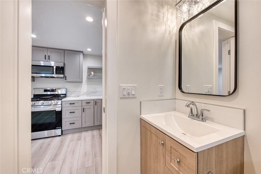 368 Oak St #368C - Photo 5 of 8