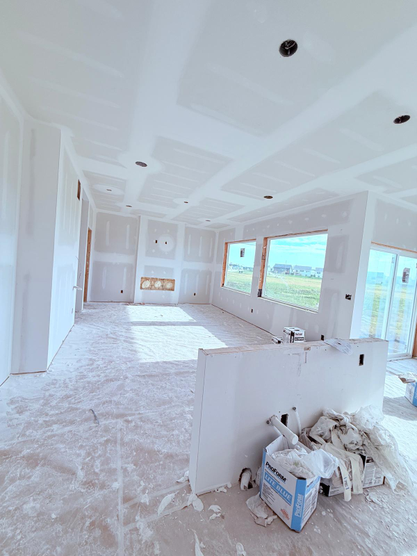 1104 Nw Sproul Dr - Photo 3 of 9