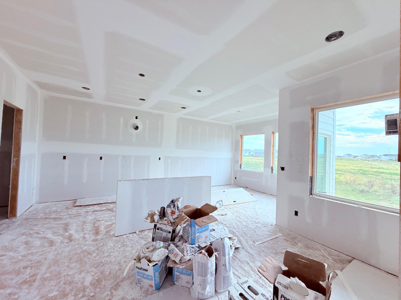 1104 Nw Sproul Dr - Photo 7 of 9