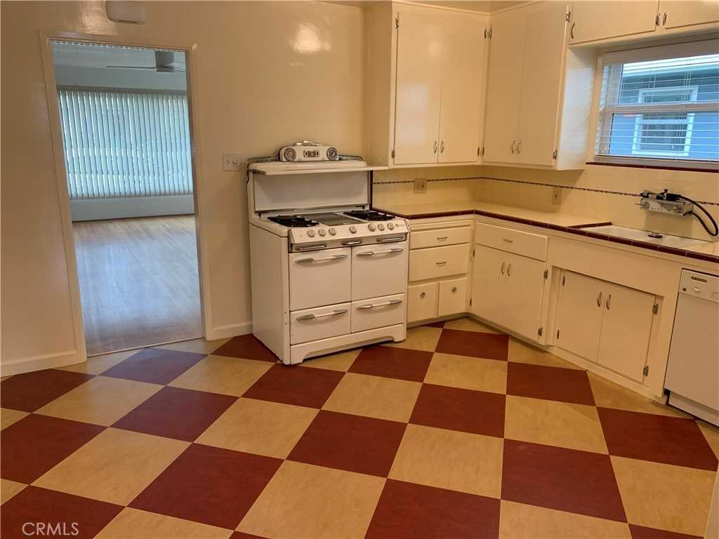 216 Baltimore Ave #216 - Photo 6 of 12