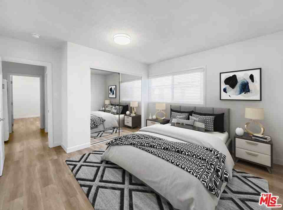 1446 S Cochran Ave #1446-1 - Photo 4 of 9