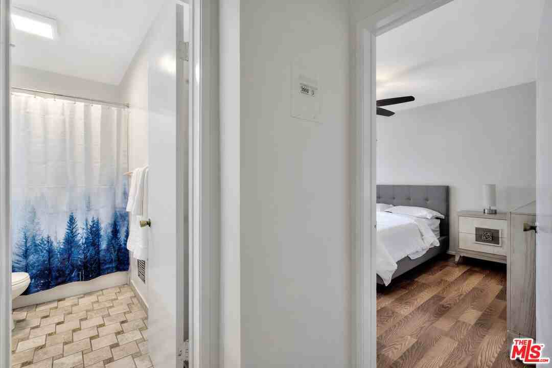 932 Wilcox Ave #932-5 - Photo 7 of 45