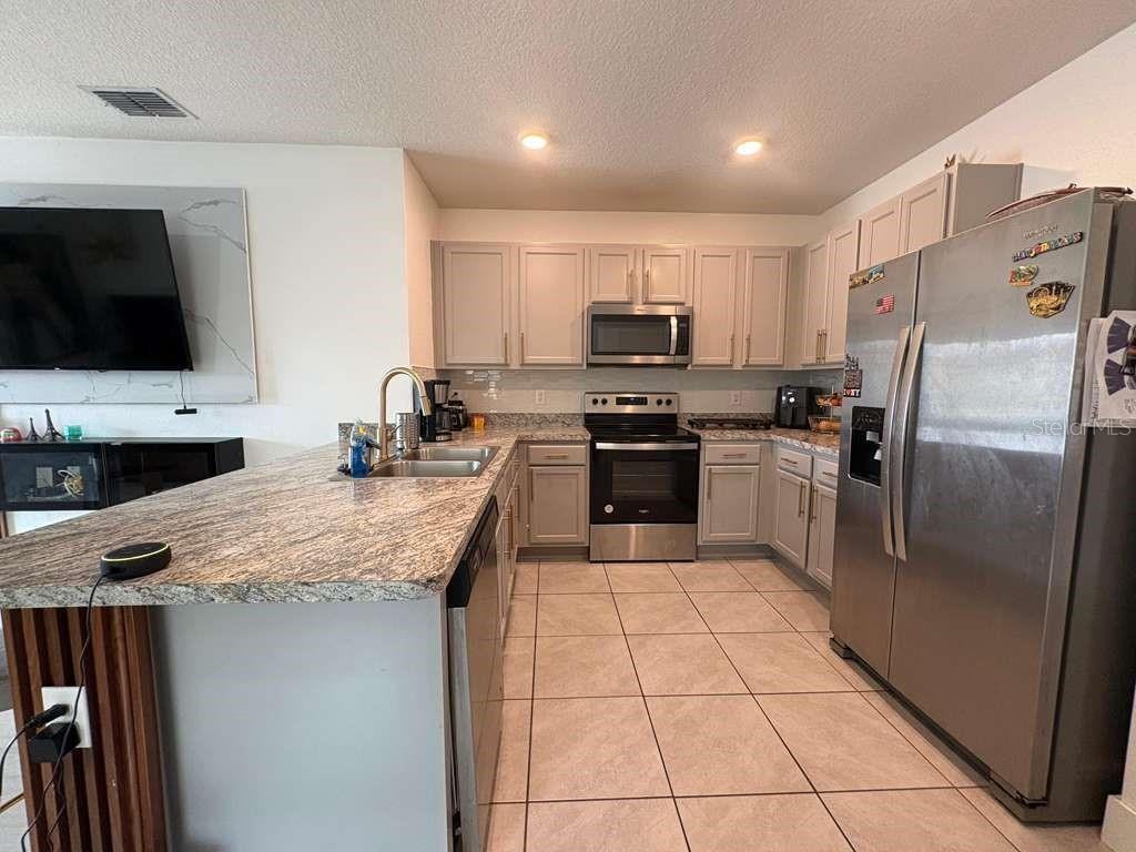 336 Gina Ln #336 - Photo 7 of 32