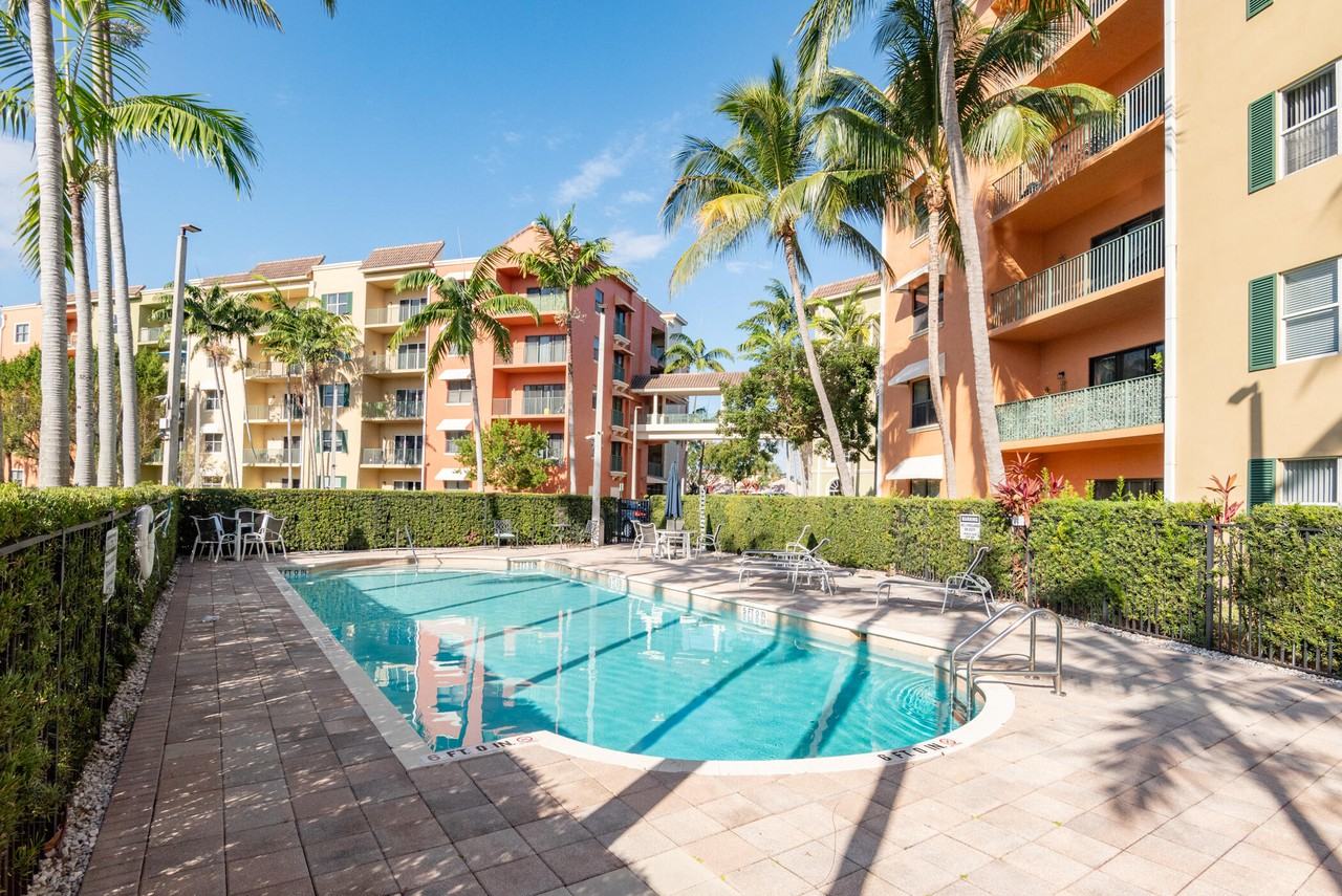 1650 Presidential Way #1650-306 - Photo 2 of 32