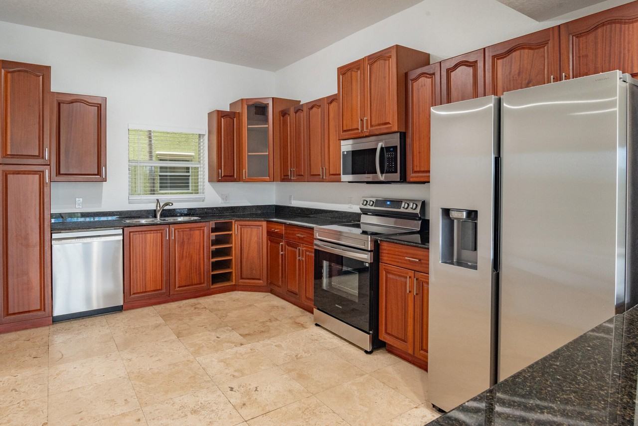 1650 Presidential Way #1650-306 - Photo 3 of 32