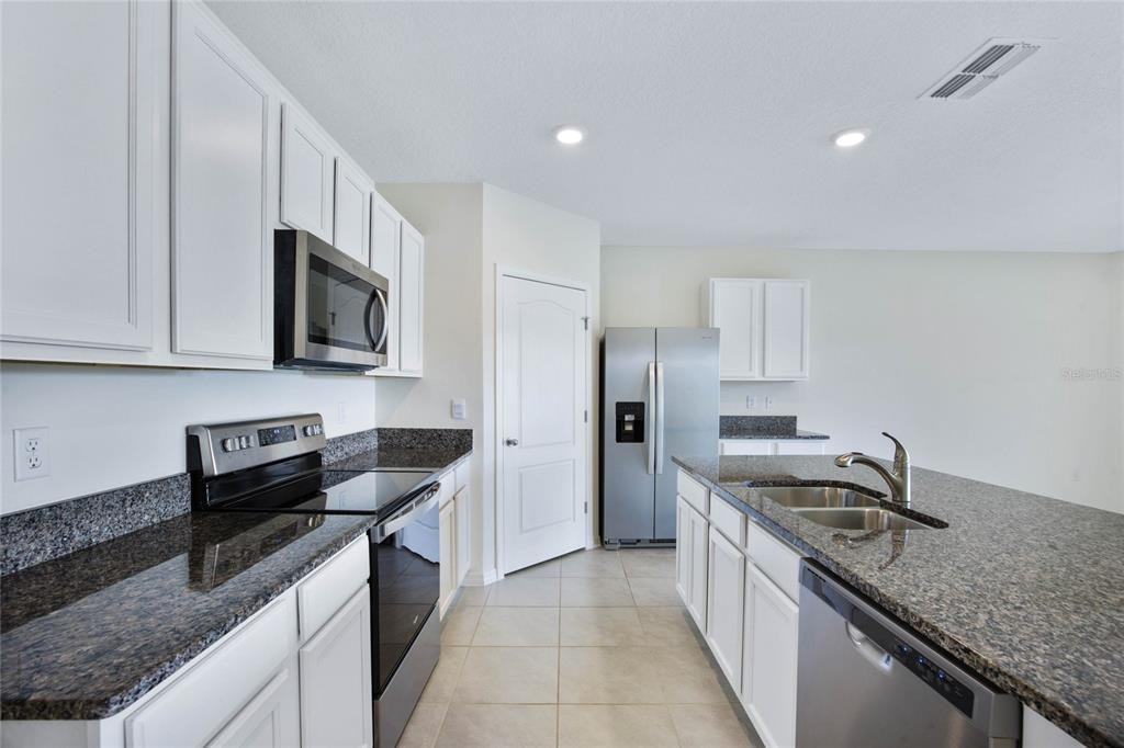 652 Greymount St #652 - Photo 2 of 30