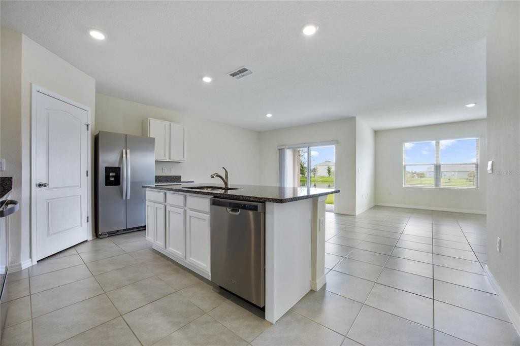 652 Greymount St #652 - Photo 4 of 30