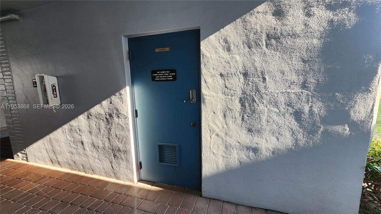 Hillcrest Country Club Apartments #981-114 - Photo 6 of 28