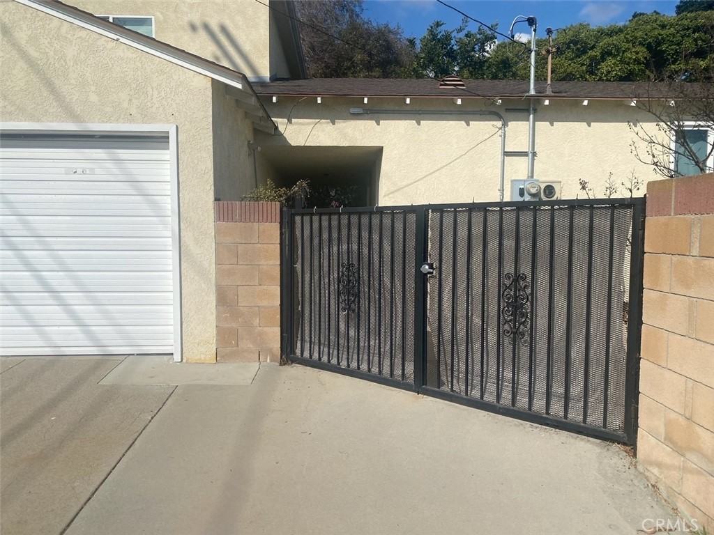 15519 Gramercy Pl #15519 - Photo 6 of 7