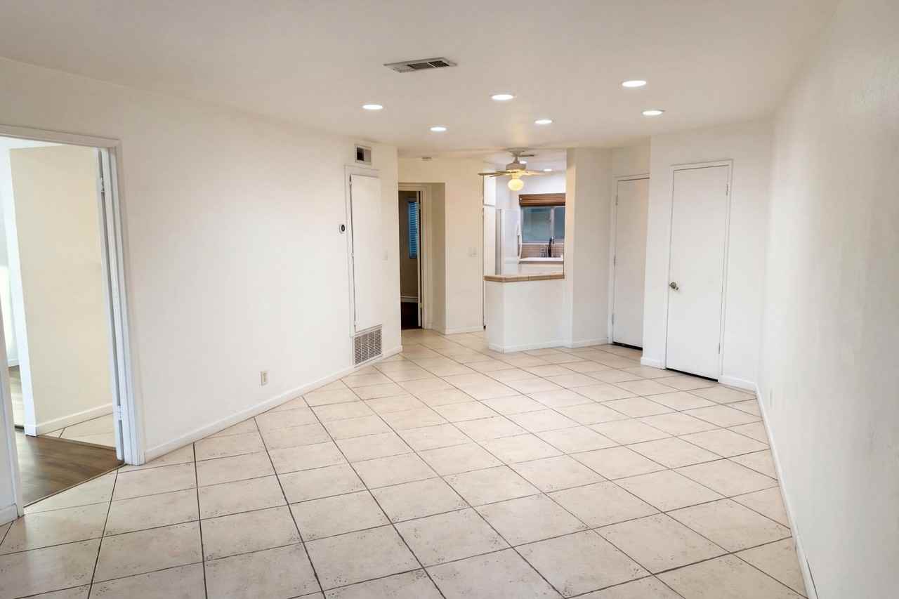 48255 Monroe St #48255-20 - Photo 5 of 21