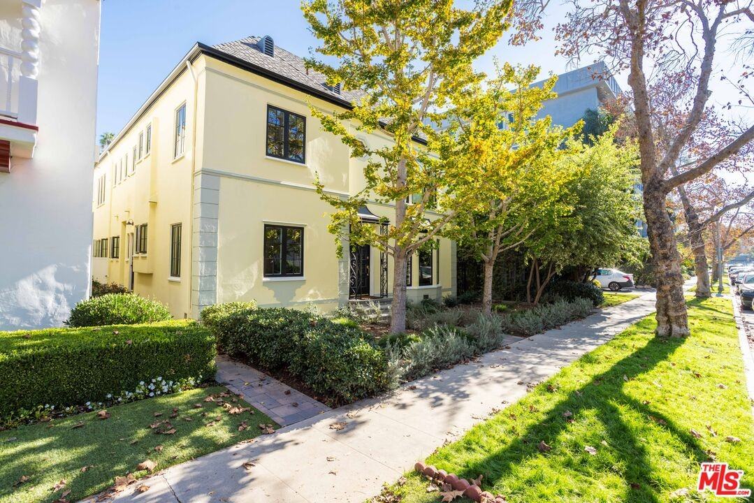 442 S Maple Dr #4421-2 - Photo 4 of 18