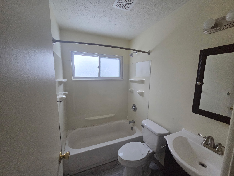 423 Mathews Rd - Photo 3 of 7