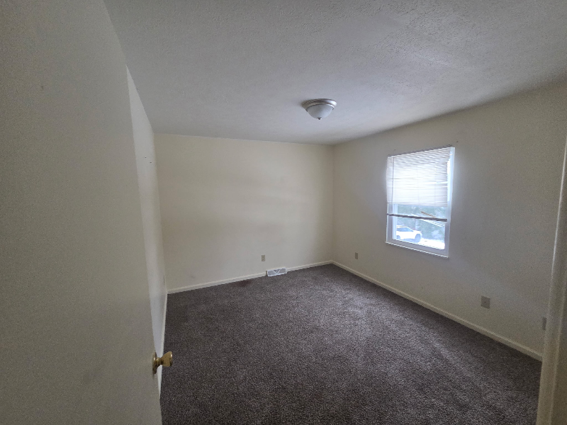 423 Mathews Rd - Photo 6 of 7