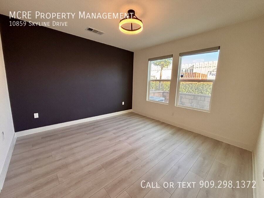 10859 Skyline Dr - Photo 3 of 30