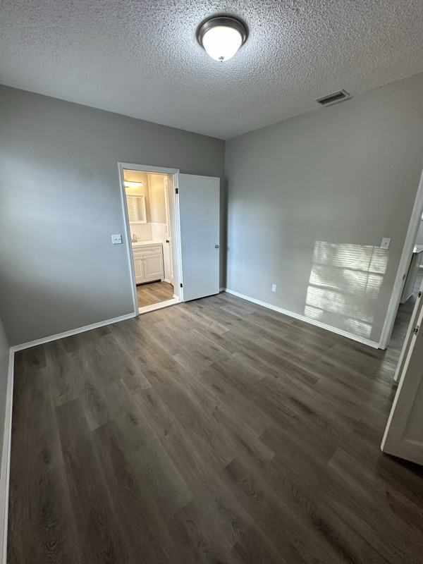 2208 W Woodlawn Ave - Photo 5 of 11