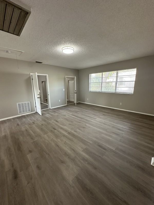 2208 W Woodlawn Ave - Photo 7 of 11