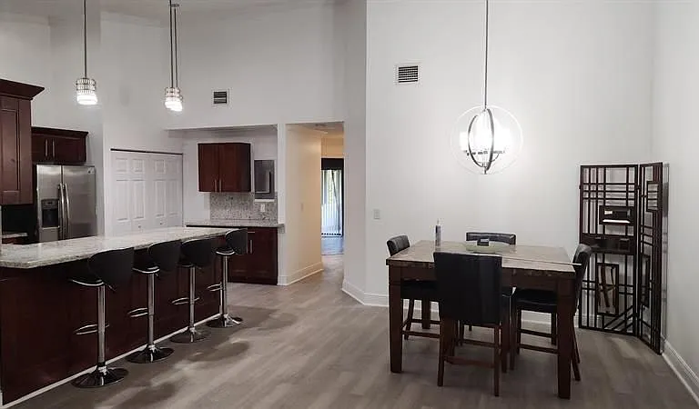 7708 Nw 38th Ct - Photo 2 of 9