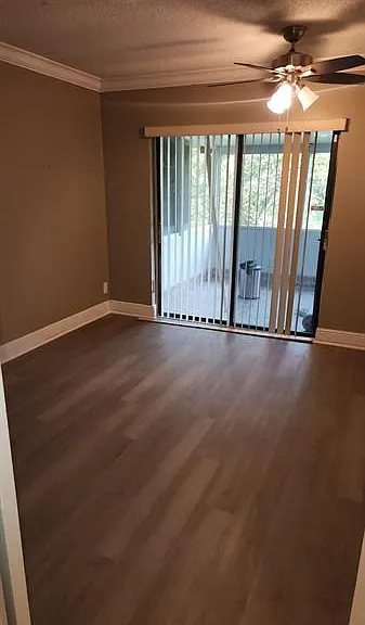 7708 Nw 38th Ct - Photo 7 of 9