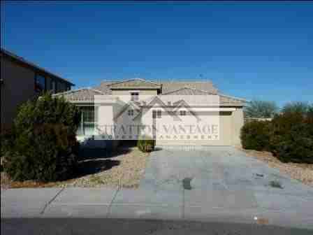 11754 W Belmont Dr - Photo 2 of 10