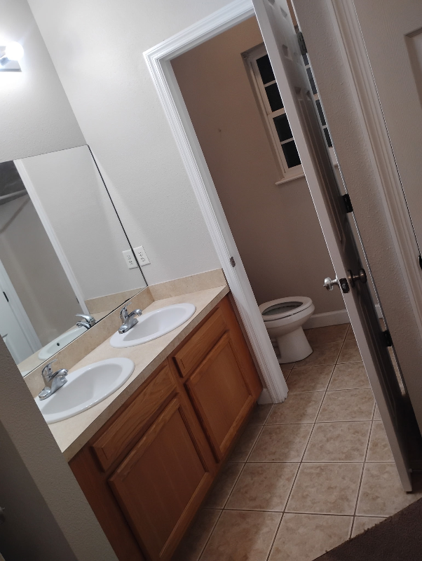 627 Ne Washington St - Photo 6 of 10