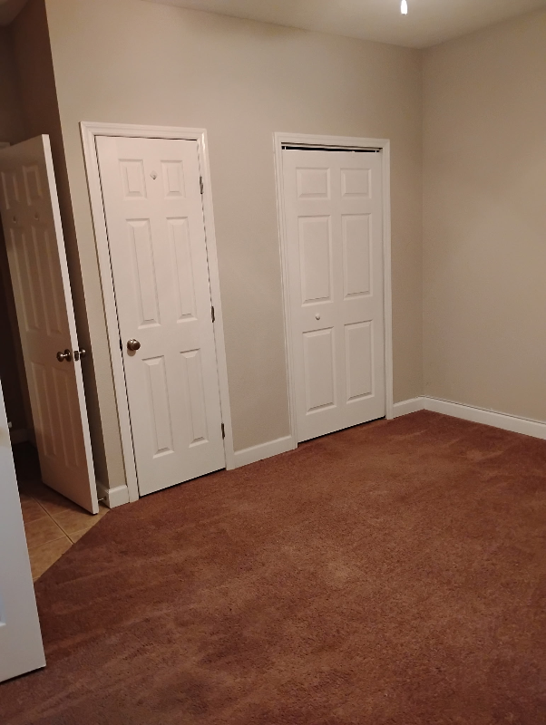 627 Ne Washington St - Photo 7 of 10