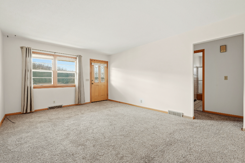 171 Skyline Dr - Photo 4 of 14