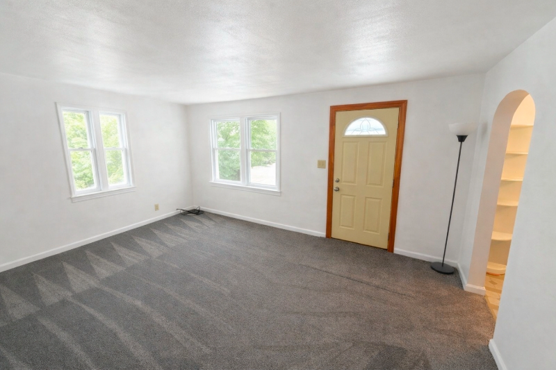 162 Barney Blvd - Photo 3 of 10