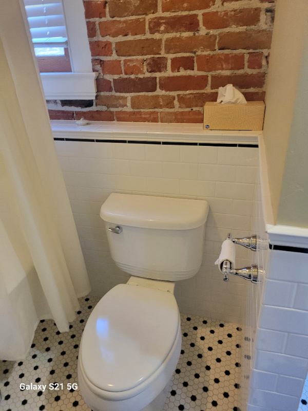 306 Washington St - Photo 7 of 12