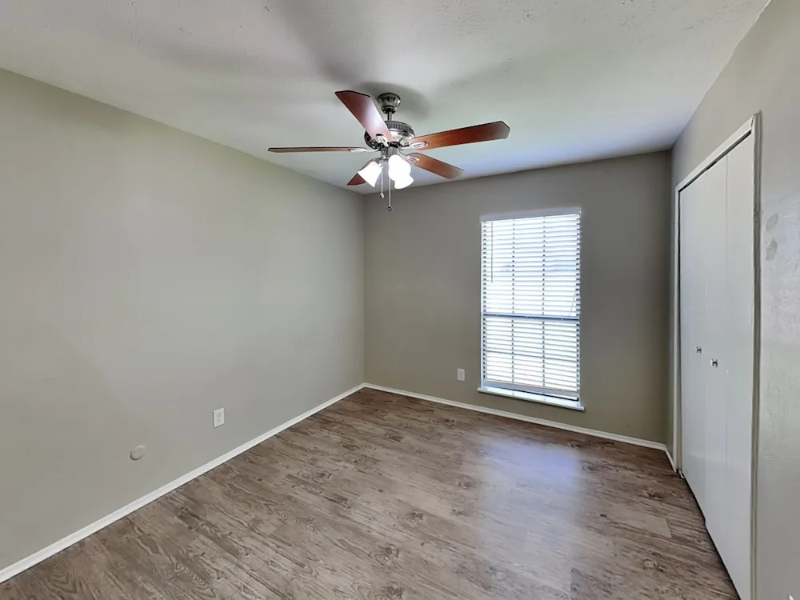 1678 Fairmont Dr - Photo 6 of 12